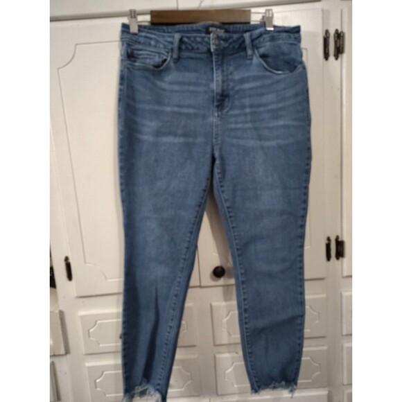 Judy Blue Jeans 15/32 Straight Fit Stretch Mid Rise  Raw fray Hem Nice - Picture 1 of 8